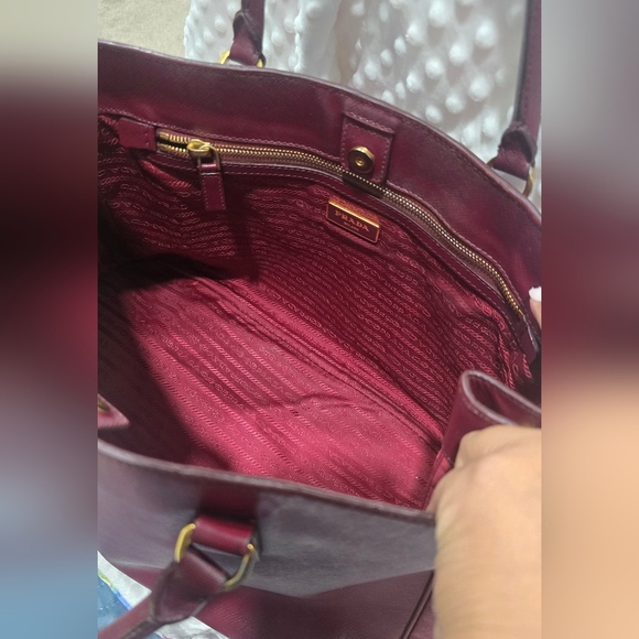 Prada GALLARIA burgandy Bag with COA - Picture 7 of 11